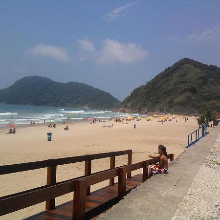 Lindo Apto Com Piscina A 150M Da Praia Do Tombo Guaruja Luaran gambar